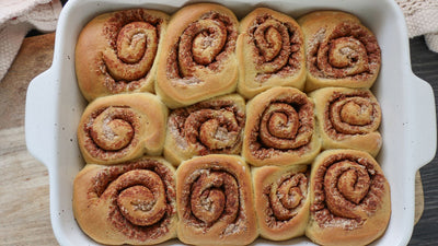 Hokkaido Kürbis Rezept mal anders: Süße Hefeschnecken mit Datteln & Pumpkin Spice