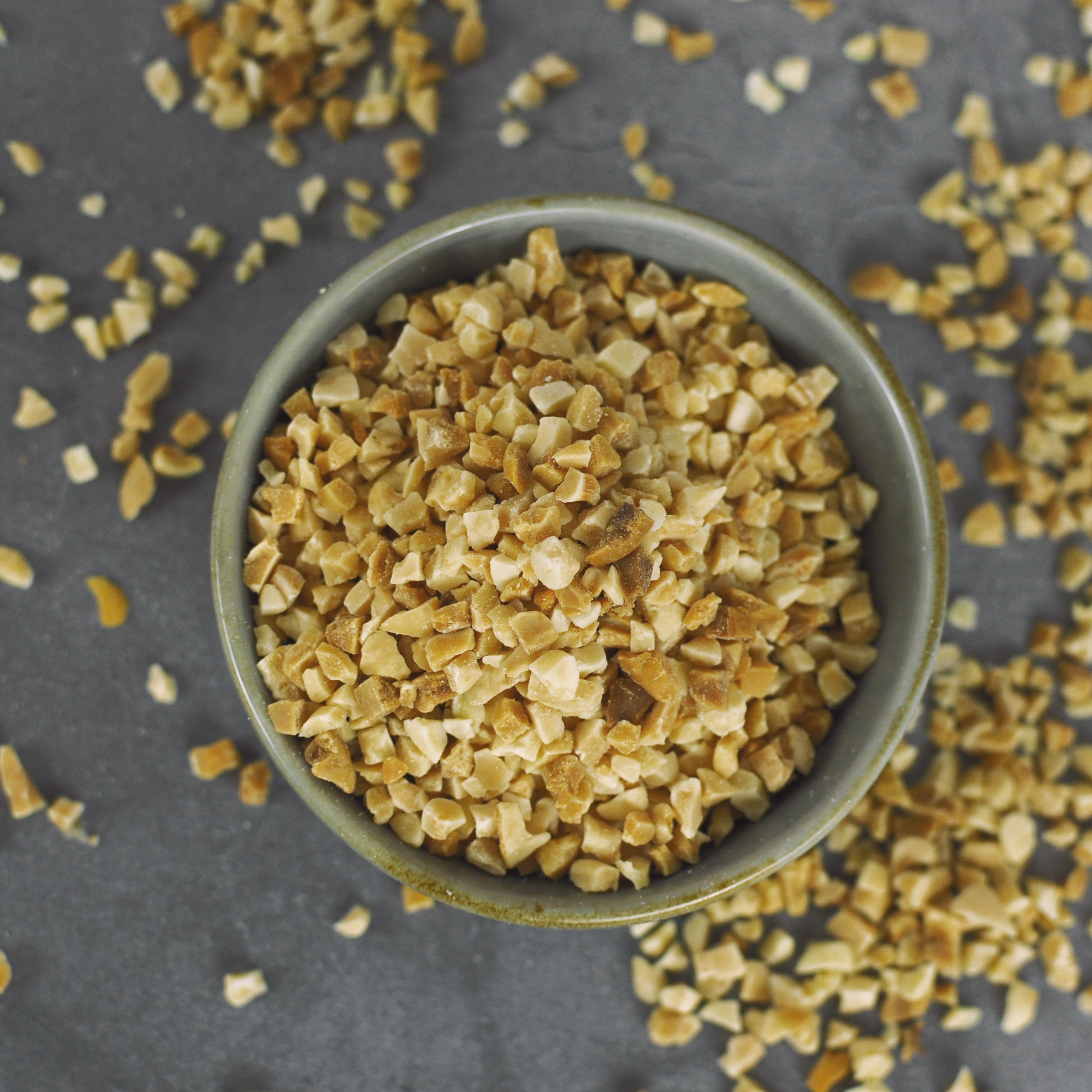 Bio Mandeln gehackt & geröstet online kaufen | TARABAO